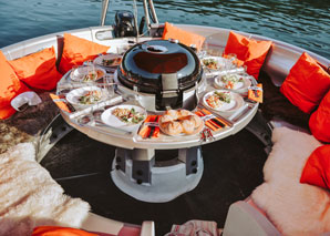 Barbecue sur l'Aar dans le bateau
