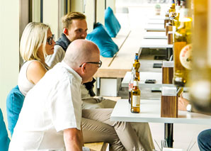 Eisstockschiessen indoor mit Tavolata