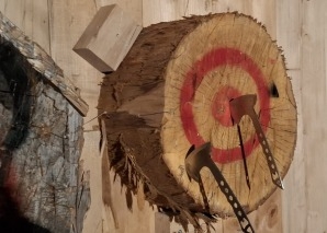 Axe throwing at the sawmill in Emmental