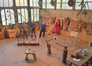 Axe throwing at the sawmill in Emmental