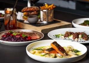 Cours de cuisine en équipe au restaurant à Bienne