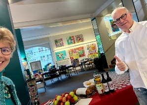 Bilder malen und Burgdorfer Geschichten hören