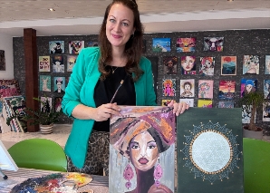 Ein gemeinsames Kunstwerk malen im Team