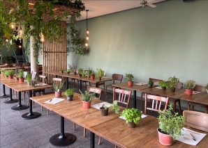 Atelier de fabrication de sel et de vinaigre aux herbes