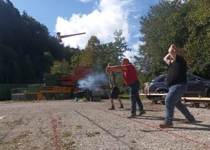 Axe throwing at the sawmill in Emmental