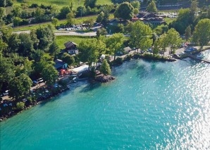 Construire un radeau sur la lac de Thoune