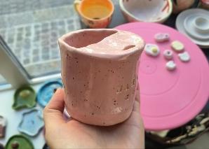 Poterie : l'argile, source de travail d'équipe