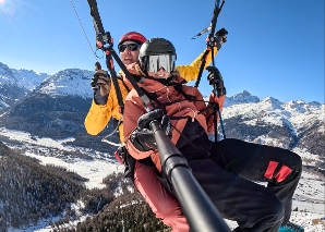 Envol en groupe en Engadine – Une expérience d'équipe riche en adrénaline