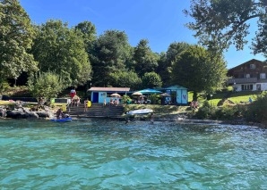 Construire un radeau sur la lac de Thoune