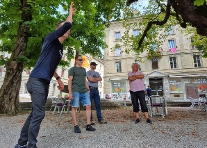 Pétanque-Spielen in Bern