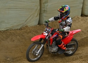 Événement d'équipe avec moto tout-terrain ou quad