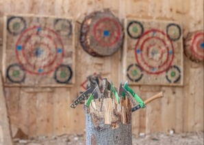 Axe throwing at the sawmill in Emmental