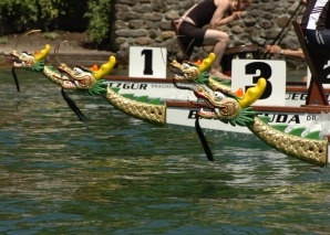 Événement d'équipe sur un bateau-dragon