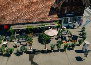Gin herstellen im Cocktail-Labor