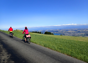 Tour guidé en vélo électrique dans le Val-de-Travers