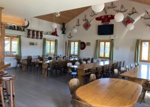 Le hornuss en équipe - un sport traditionnel dans l'Emmental