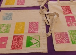 Imprimer des sacs en coton en équipe