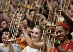 Musik-Workshop mit Bambusinstrumenten
