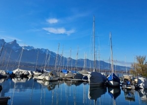 Solar boat tour on Lake Thun