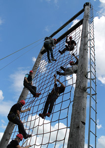 X-Trail - Team exercises in lofty heights