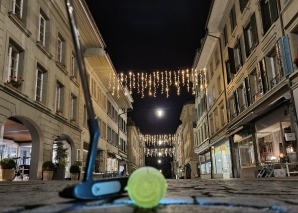 Weihnachtliches Urban Golf im Dunkeln