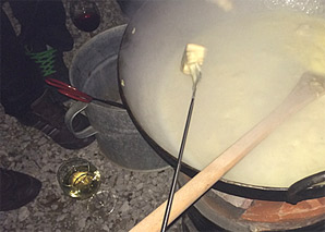 Déguster une fondue sur le wok au bord de l'Aare
