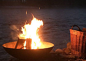 Fondue over the fire on the river Aare