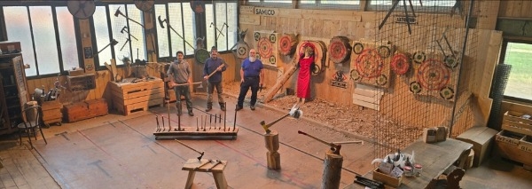 Axe throwing at the sawmill in Emmental