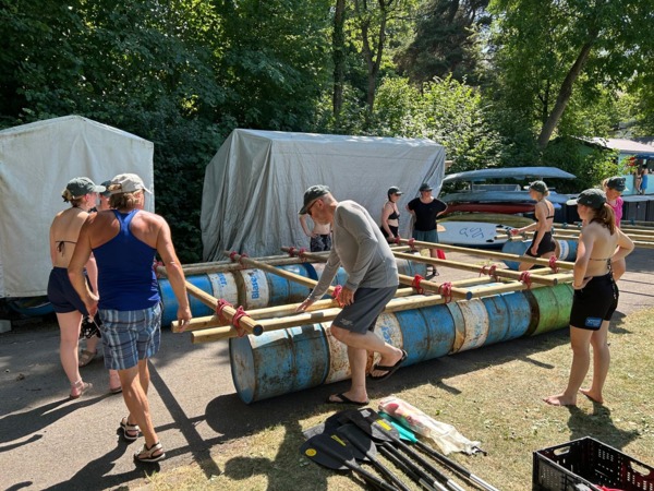 Construire un radeau sur la lac de Thoune – Kundenbild 2