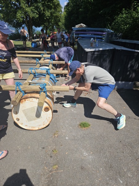 Construire un radeau sur la lac de Thoune – Kundenbild 5
