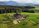 Cours de cuisine en équipe à la campagne