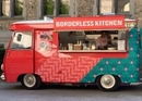 Foodtruck vintage avec cuisine du monde végétarienne et végétalienne