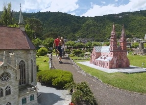 Guided tour of the Swissminiatur studios
